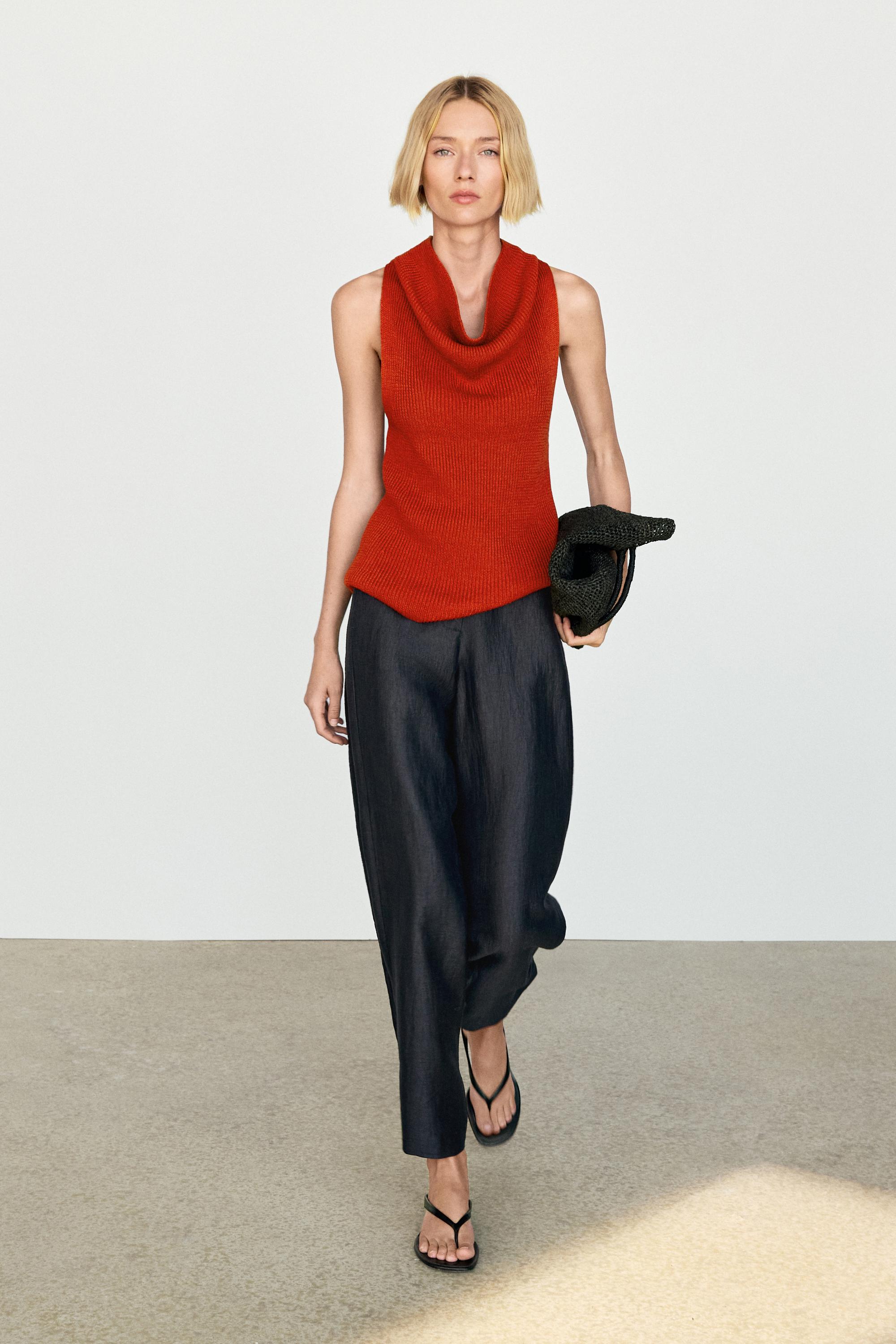 Trousers with gathered hems